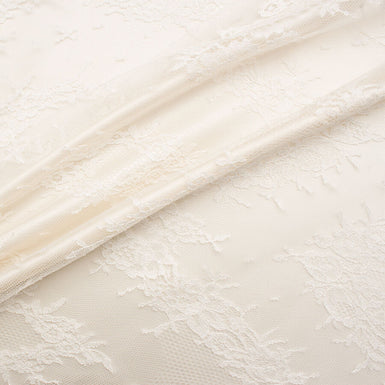 Ivory One Sided Border Chantilly Lace (A 2m Piece)