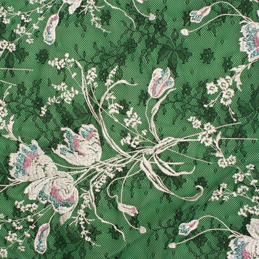 White Floral Embroidered Lace (A 2.50m Piece)
