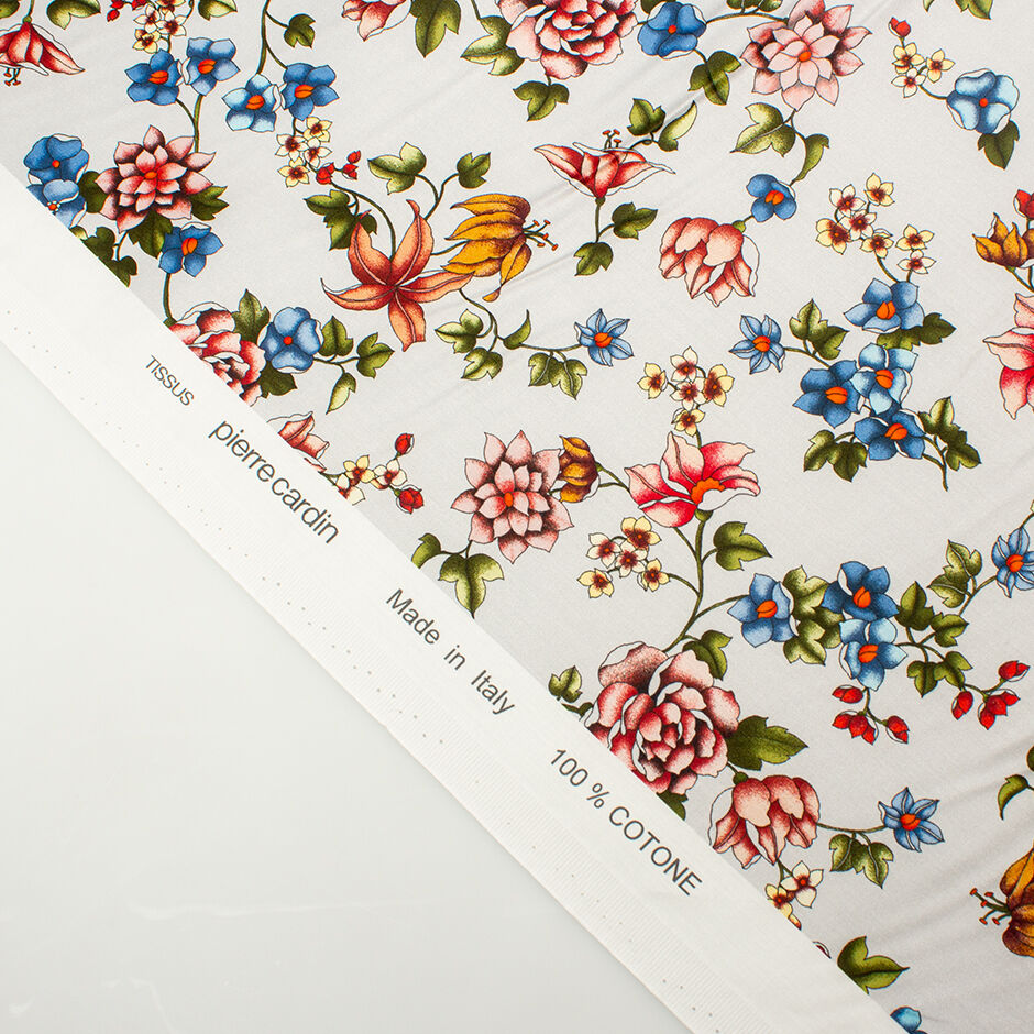 Pretty Floral Printed Pale Grey Pure Cotton (A 2.95m Piece)