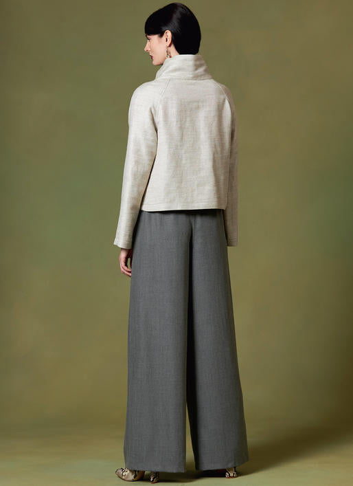 SPORTSWEAR - V1642