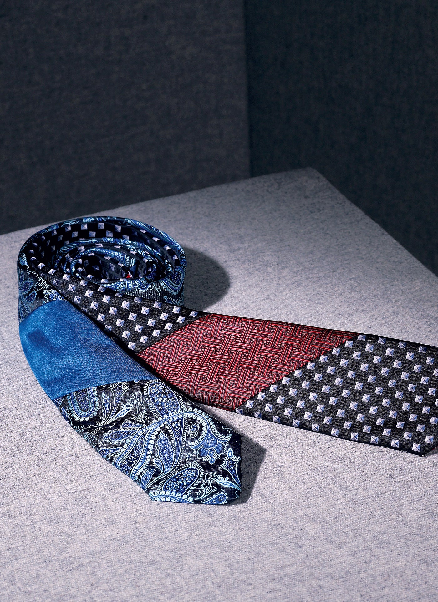 WAISTCOAT/BOW/TIE/BAND - V9073