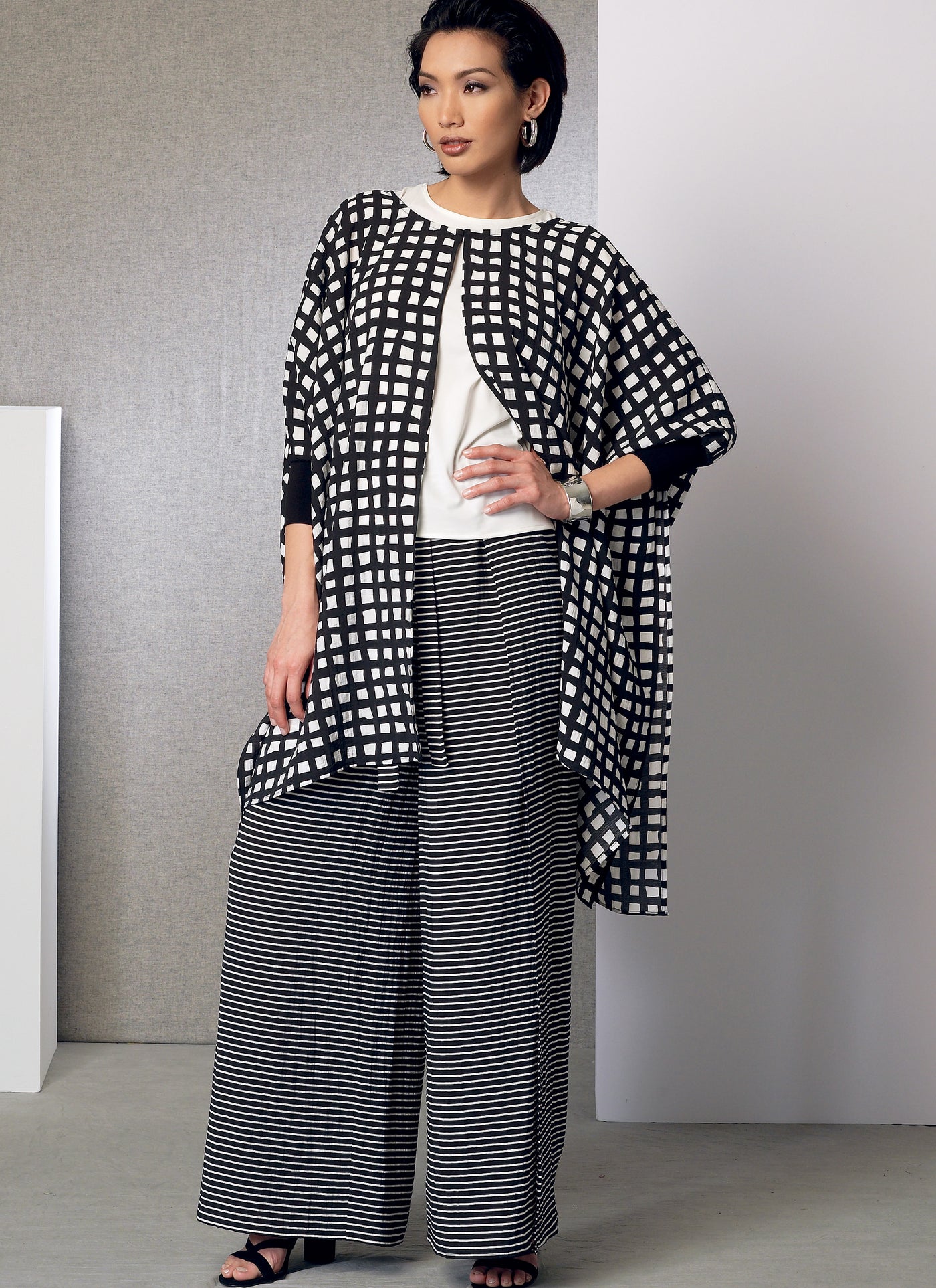 PONCHO/TOP/SHORTS/TROUSERS - V9191