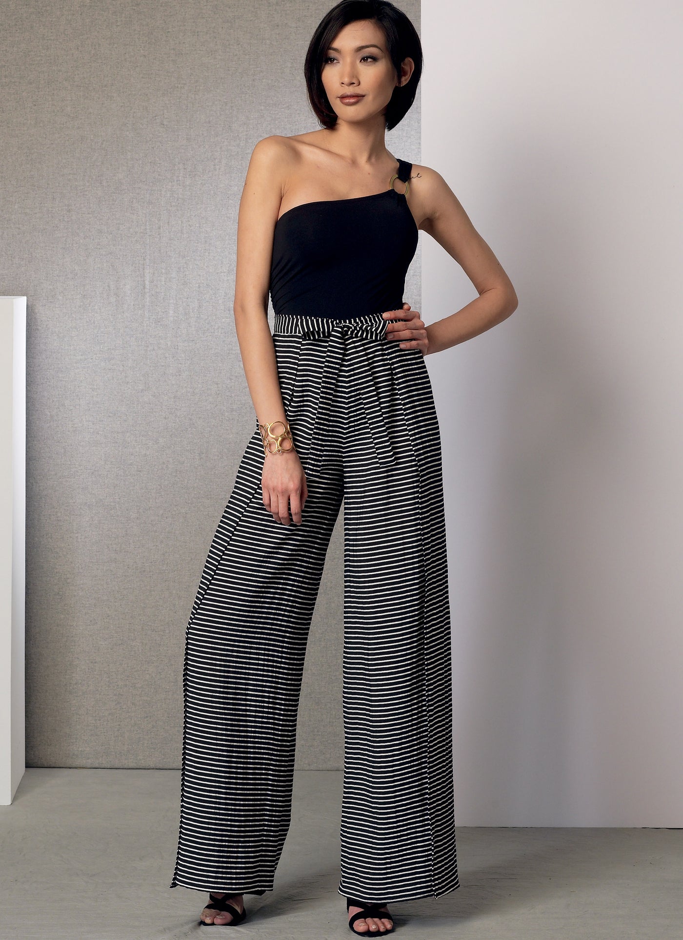 PONCHO/TOP/SHORTS/TROUSERS - V9191