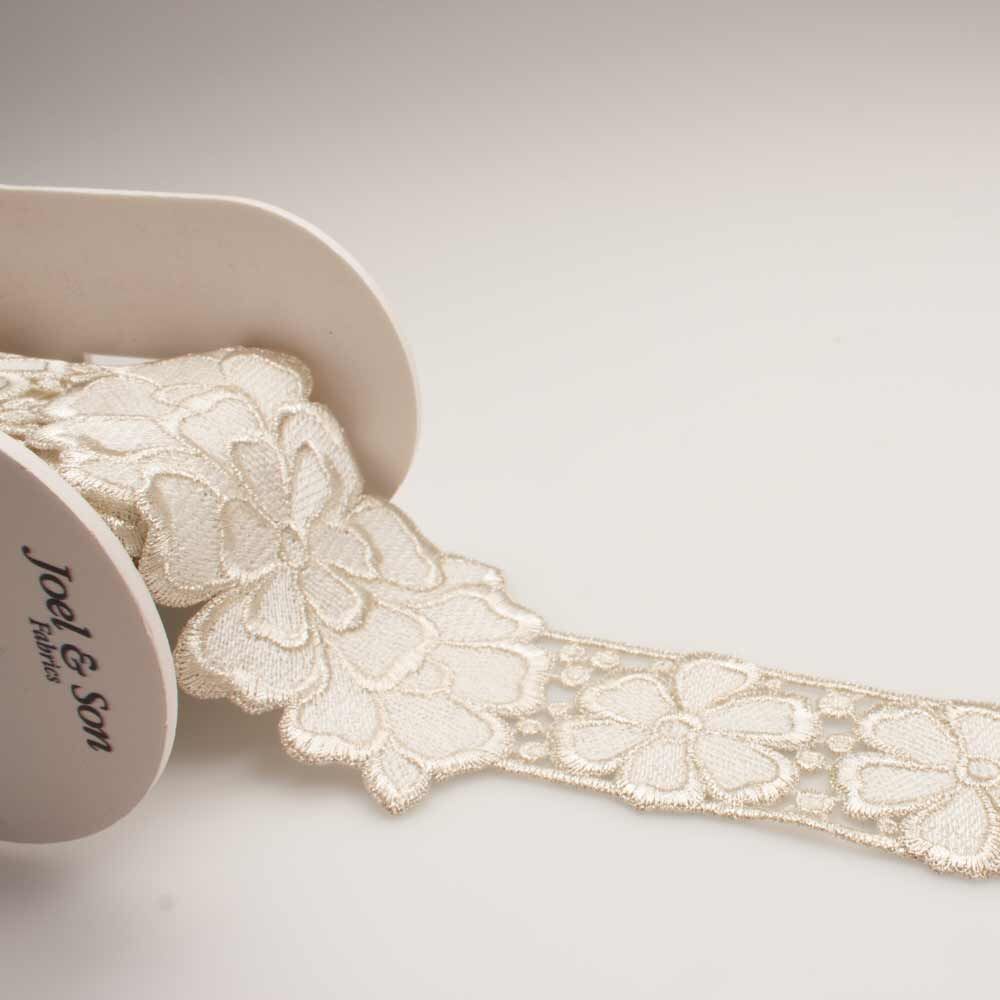 White/Silver Floral Guipure Trim